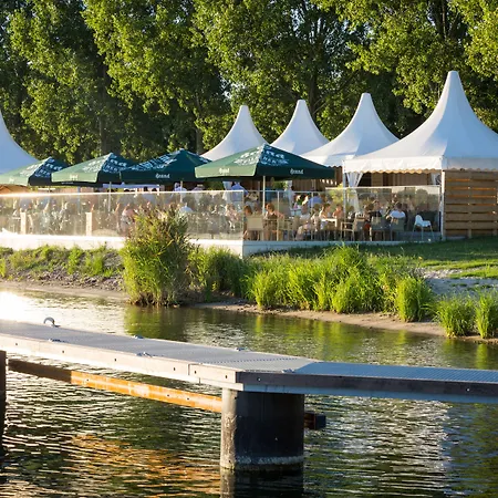 Restaurant Oolderhof Bv מלון