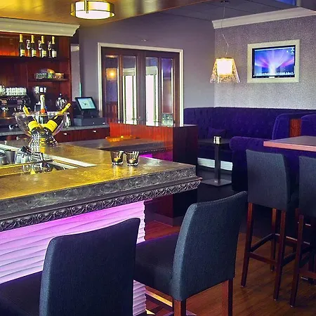 Restaurant Oolderhof Bv מלון 4*